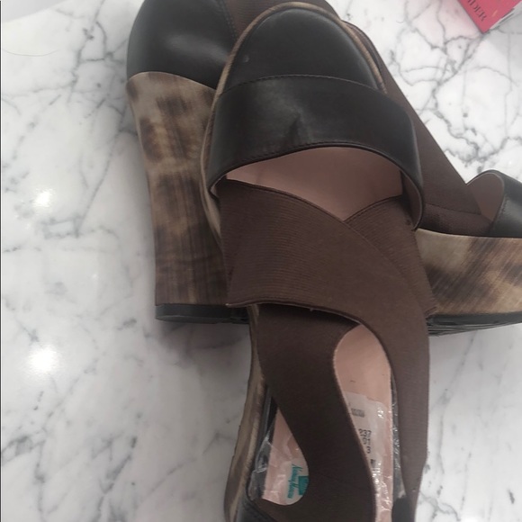 Neiman Marcus shoes - Picture 5 of 6